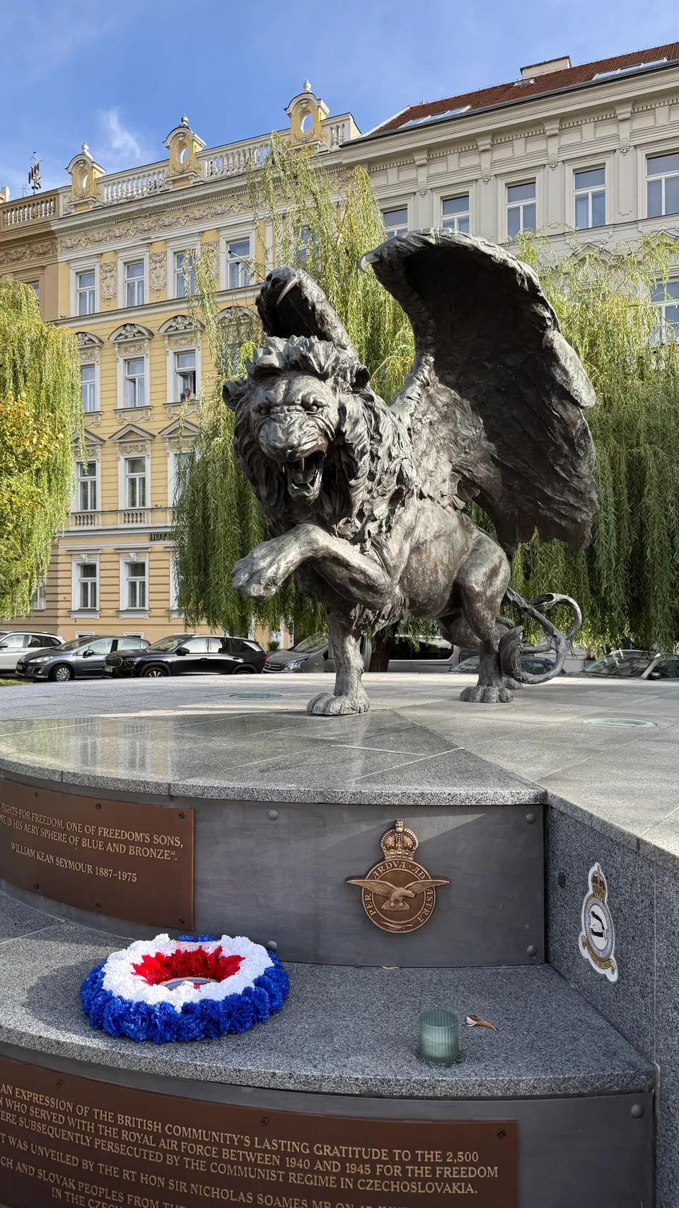 Klárov 的「飛獅」:紀念二戰在英國皇家空軍服役的捷克斯洛伐克飛行員。