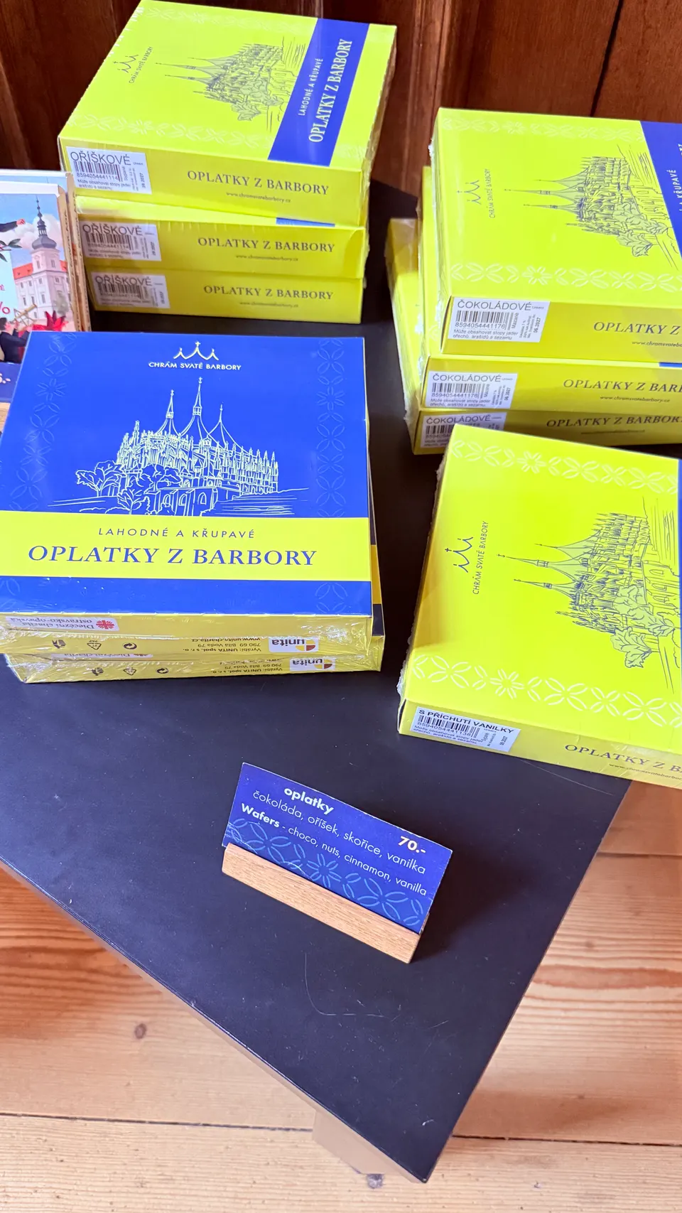 紀念品店的「Barbora 威化餅」，一盒 70 克朗。